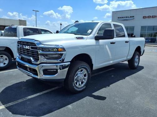 2025 RAM 2500 Tradesman Crew Cab 4x4 6'4' Box