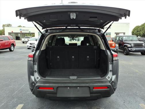 2024 Nissan Pathfinder SV FWD