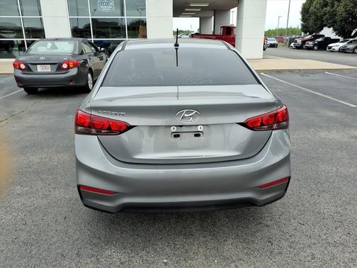 2022 Hyundai Accent SE