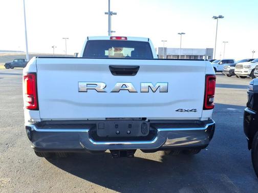 2026 RAM 3500 Tradesman Crew Cab 4x4 8' Box