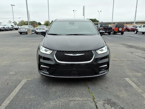 2026 Chrysler Pacifica L