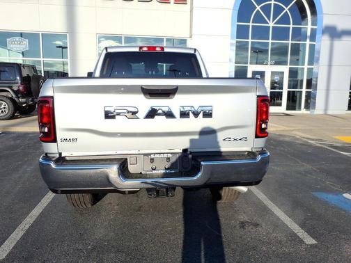 2026 RAM 2500 Tradesman Crew Cab 4x4 6'4' Box