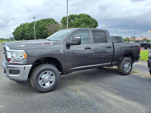 2024 RAM 2500 Tradesman Crew Cab 4x4 6'4' Box