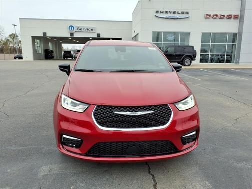 2026 Chrysler Pacifica L