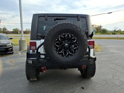 Bright White Clearcoat 2017 Jeep Wrangler Sport