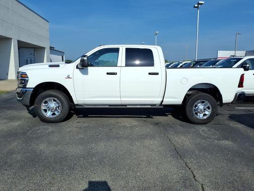 Bright White Clearcoat 2026 RAM 2500 Tradesman Crew Cab 4x4 6'4' Box