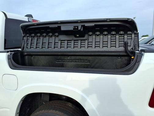 Bright White Clearcoat 2026 RAM 1500 Laramie