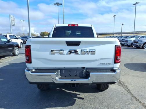 2026 RAM 2500 Tradesman Crew Cab 4x4 6'4' Box