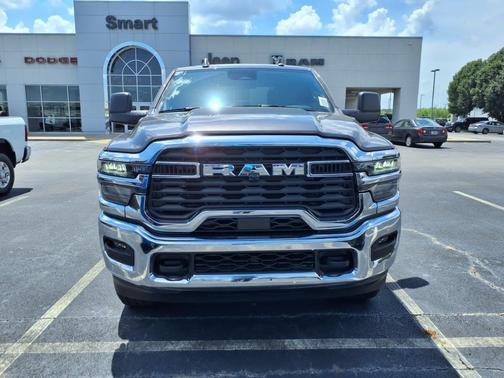 2025 RAM 2500 Tradesman Crew Cab 4x4 6'4' Box