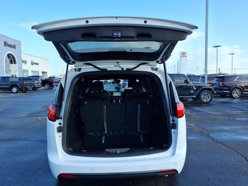 2026 Chrysler Voyager LX