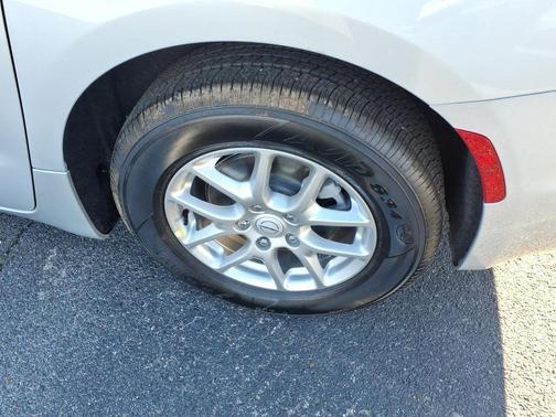 2026 Chrysler Voyager LX