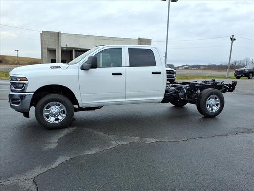 2026 RAM 3500 Tradesman Crew Cab 4x4 8' Box