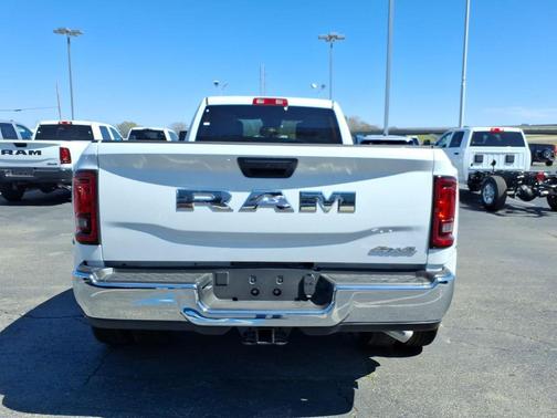 2026 RAM 3500 Tradesman Crew Cab 4x4 8' Box