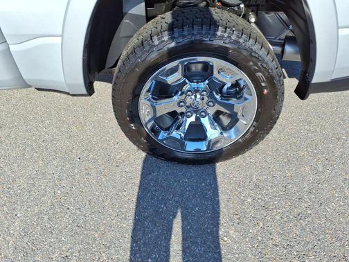 Silver Zynith 2026 RAM 1500 Big Horn/Lone Star