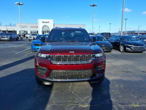 2026 Jeep Grand Cherokee Laredo