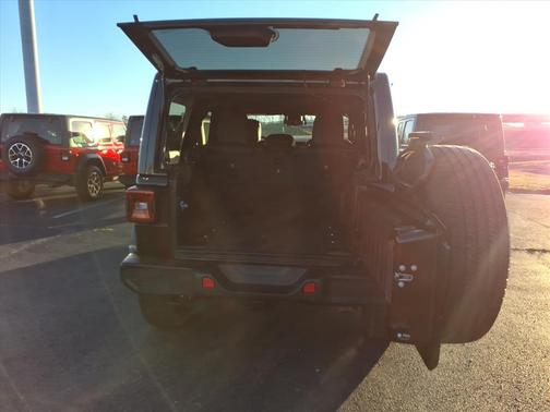 2026 Jeep Wrangler 4-Door Sahara 4x4