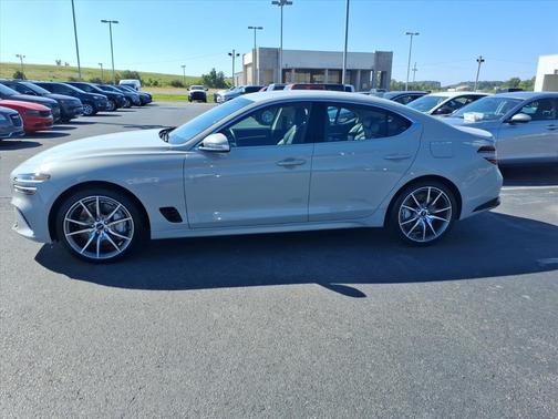 2025 Genesis G70 2.5T RWD