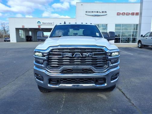 2026 RAM 2500 Tradesman Crew Cab 4x4 6'4' Box