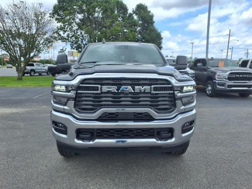 2025 RAM 2500 Tradesman Crew Cab 4x4 6'4' Box
