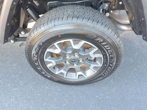 2026 Jeep Gladiator Sahara 4x4