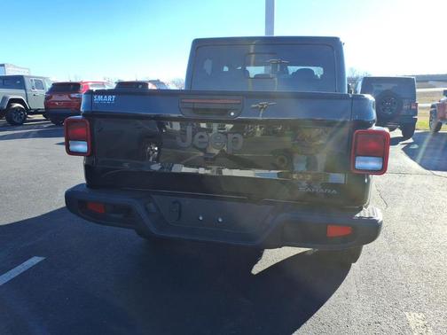 2026 Jeep Gladiator Sahara 4x4