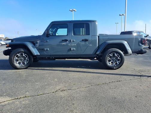 2026 Jeep Gladiator Sahara 4x4