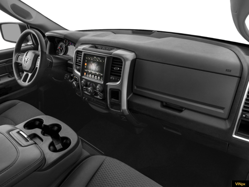 Brilliant Black Crystal Pearlcoat 2018 RAM 1500 Big Horn