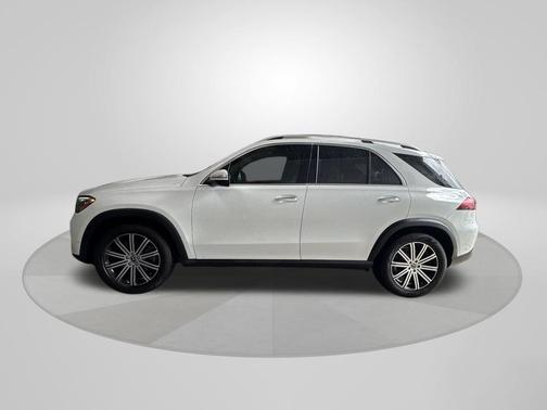 White 2024 Mercedes-Benz GLE 450 4MATIC