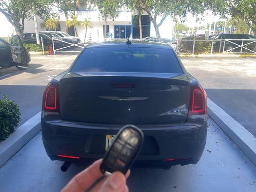 Ceramic Gray Clearcoat 2019 Chrysler 300 S