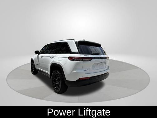 2024 Jeep Grand Cherokee Laredo