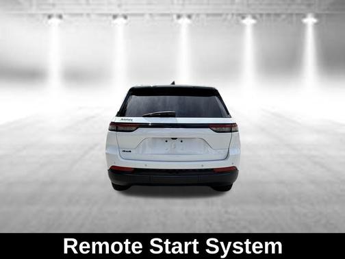 Bright White Clearcoat 2024 Jeep Grand Cherokee Laredo