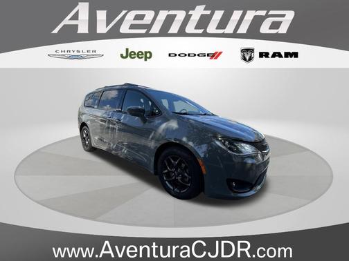 2020 Chrysler Pacifica Touring-L Plus