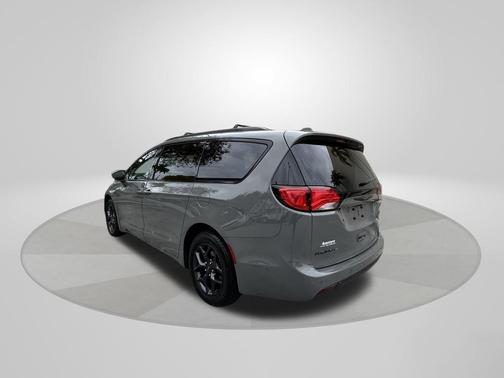 2020 Chrysler Pacifica Touring-L Plus