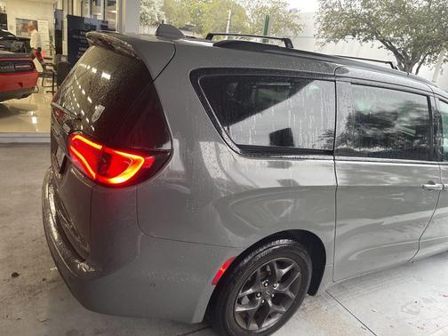 2020 Chrysler Pacifica Touring-L Plus