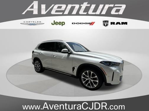 White Metallic 2024 BMW X5 xDrive40i