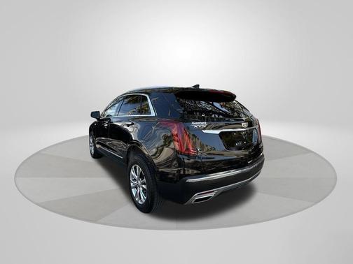 Stellar Black Metallic 2020 Cadillac XT5 Premium Luxury