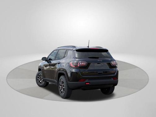 Diamond Black 2026 Jeep Compass Trailhawk