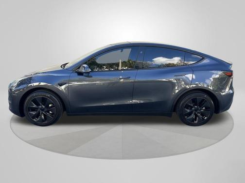 2025 Tesla Model Y Long Range