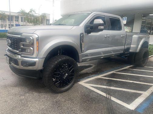 2023 Ford F-450 Lariat
