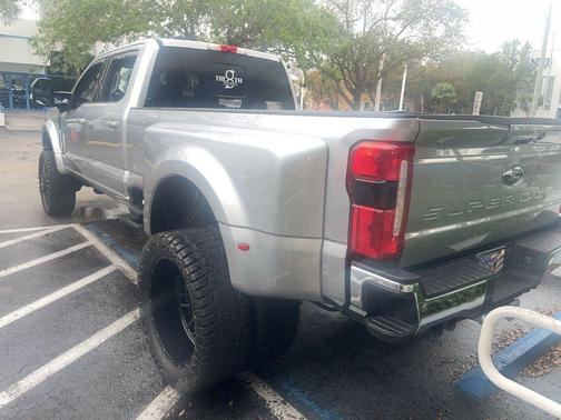 2023 Ford F-450 Lariat