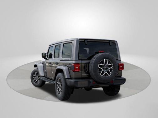 Granite Crystal Clearcoat Metallic 2026 Jeep Wrangler Sahara