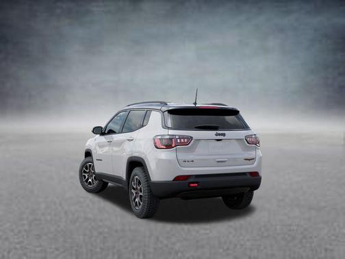 Bright White Clearcoat 2026 Jeep Compass Trailhawk