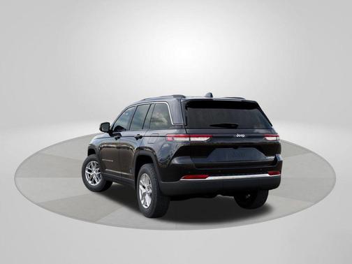 Diamond Black 2026 Jeep Grand Cherokee Laredo X