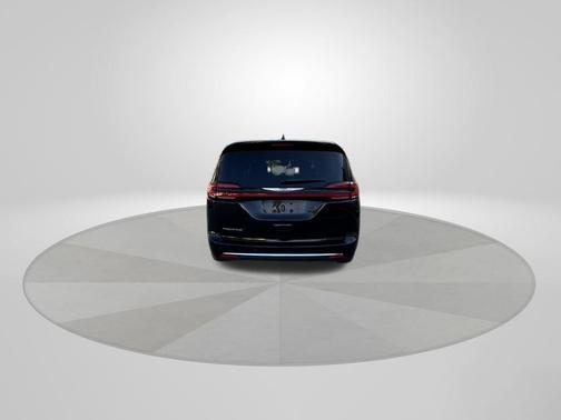 2024 Chrysler Pacifica Touring-L