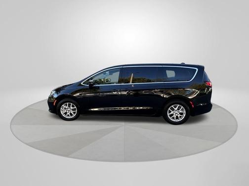 2024 Chrysler Pacifica Touring-L