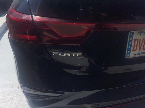 Aurora Black Pearl 2020 Kia Forte GT