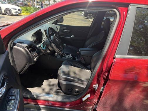 Velvet Red Pearlcoat 2020 Jeep Cherokee Limited