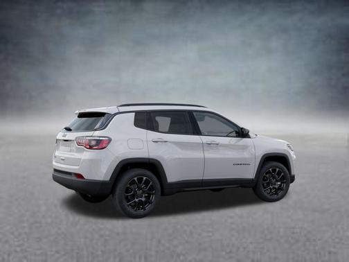 Bright White Clearcoat 2026 Jeep Compass Latitude