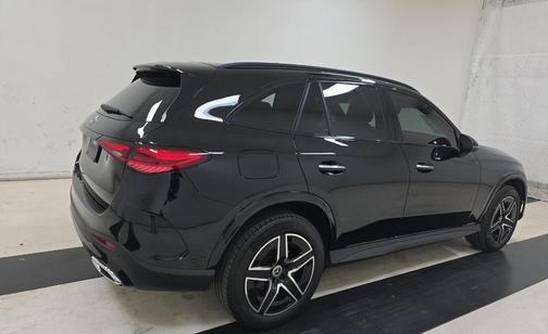 2025 Mercedes-Benz GLC 300 Base