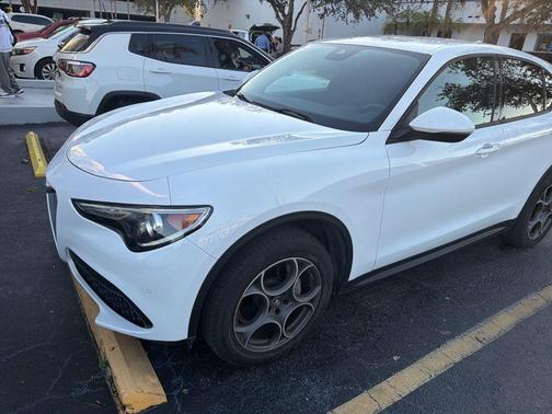 2023 Alfa Romeo Stelvio Sprint